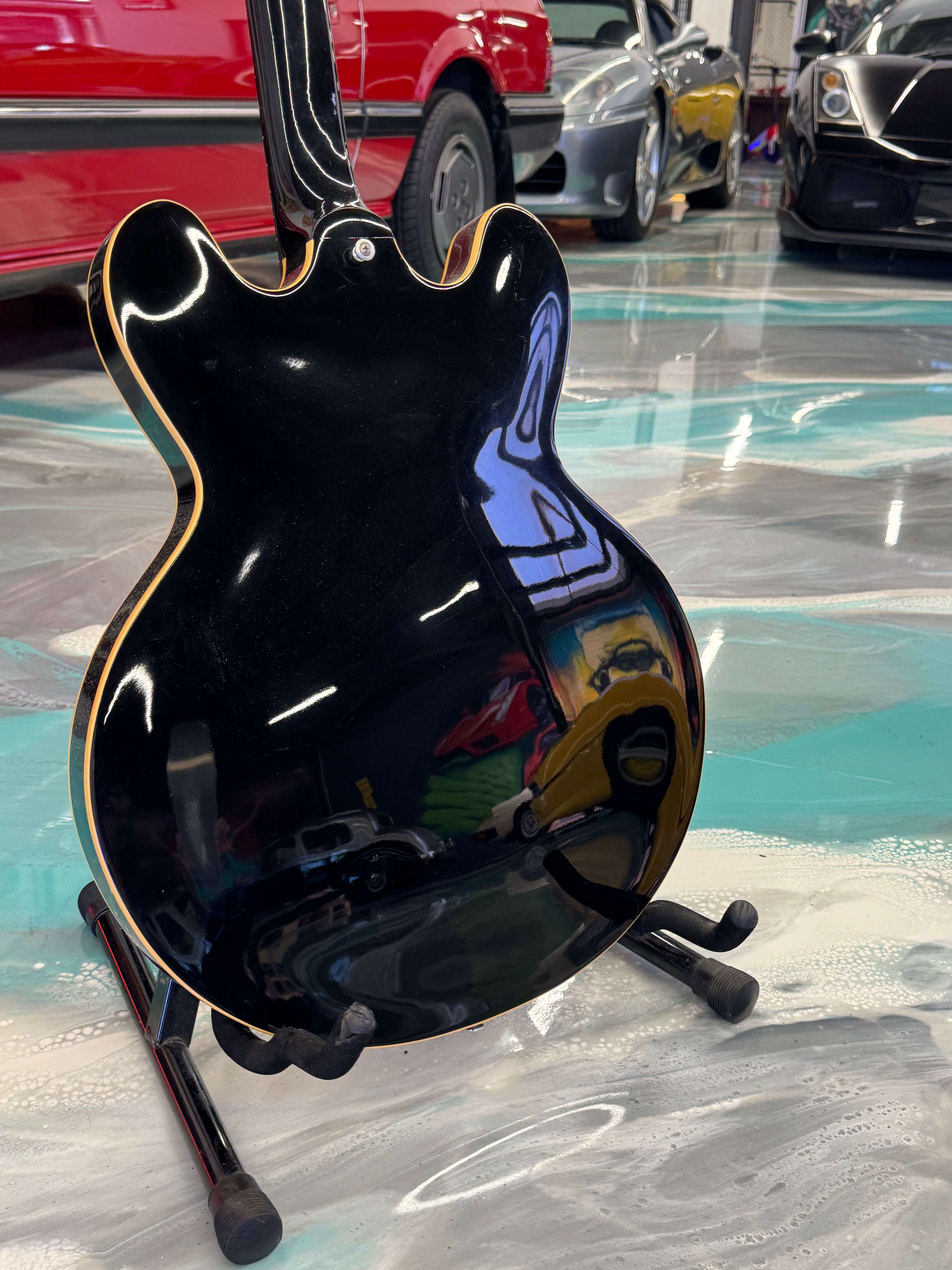 2018 Gibson ES-335 – Ebony Finish with P-90 Pickups