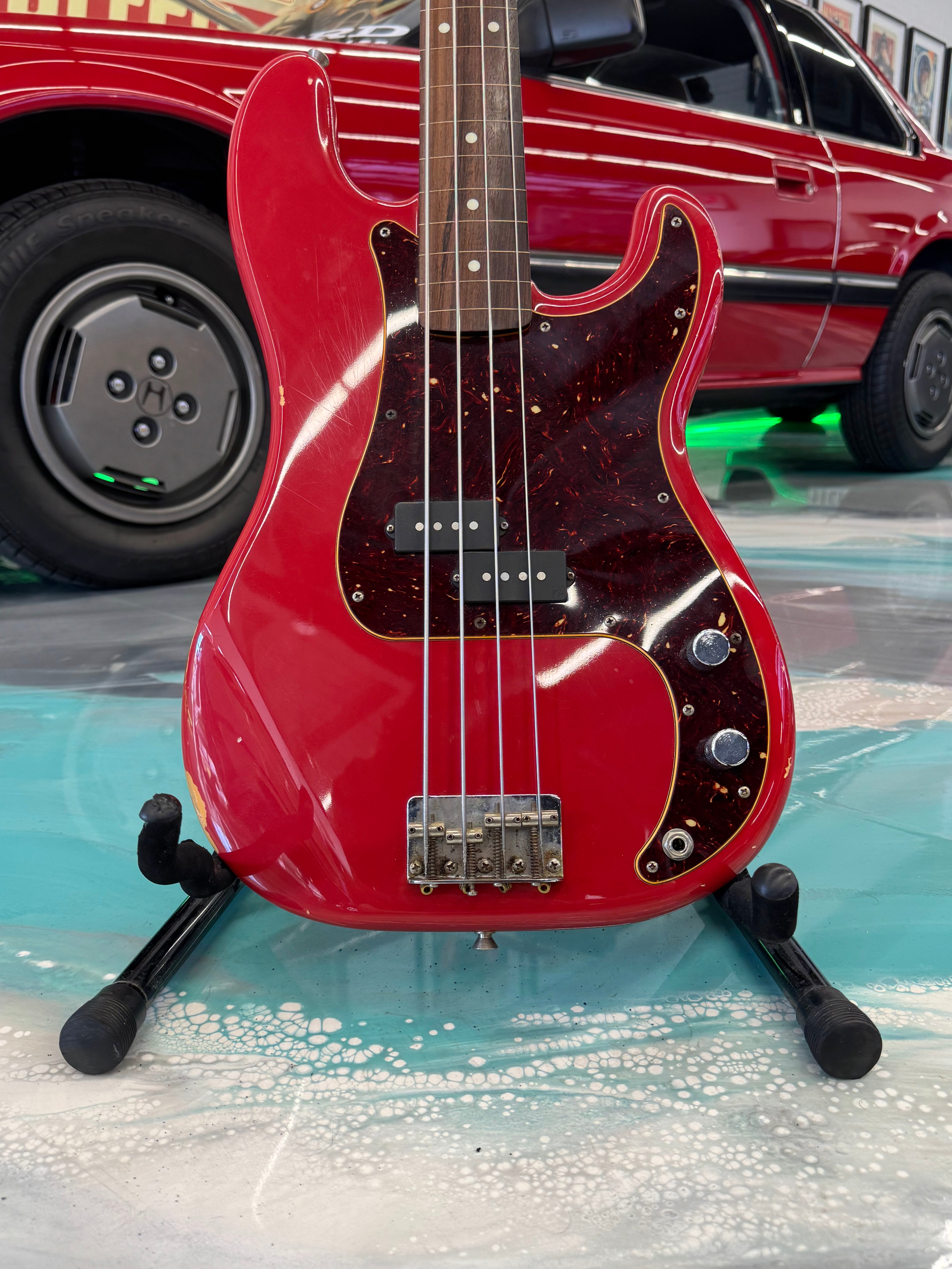 REISSUE 1962 Fender Precision Fretless in Fiesta Red