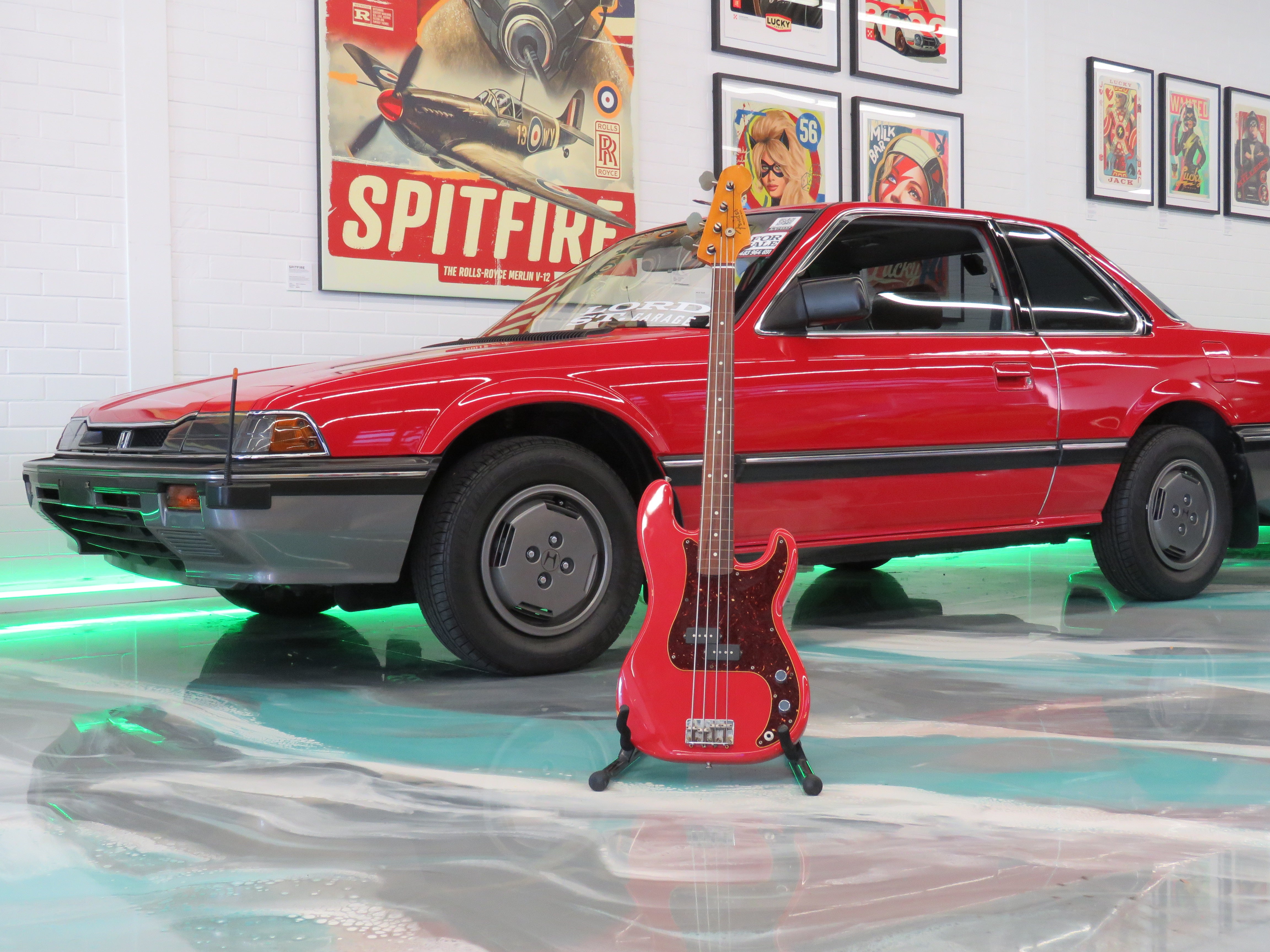 REISSUE 1962 Fender Precision Fretless in Fiesta Red