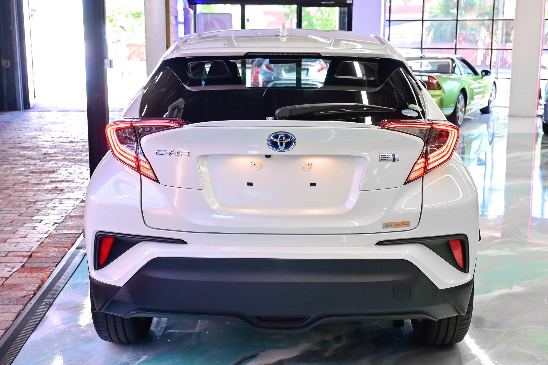 2019 Toyota C-HR S Wagon Hybrid (PEARL WHITE)