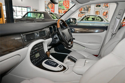 2000 Jaguar XJR (X308 generation)