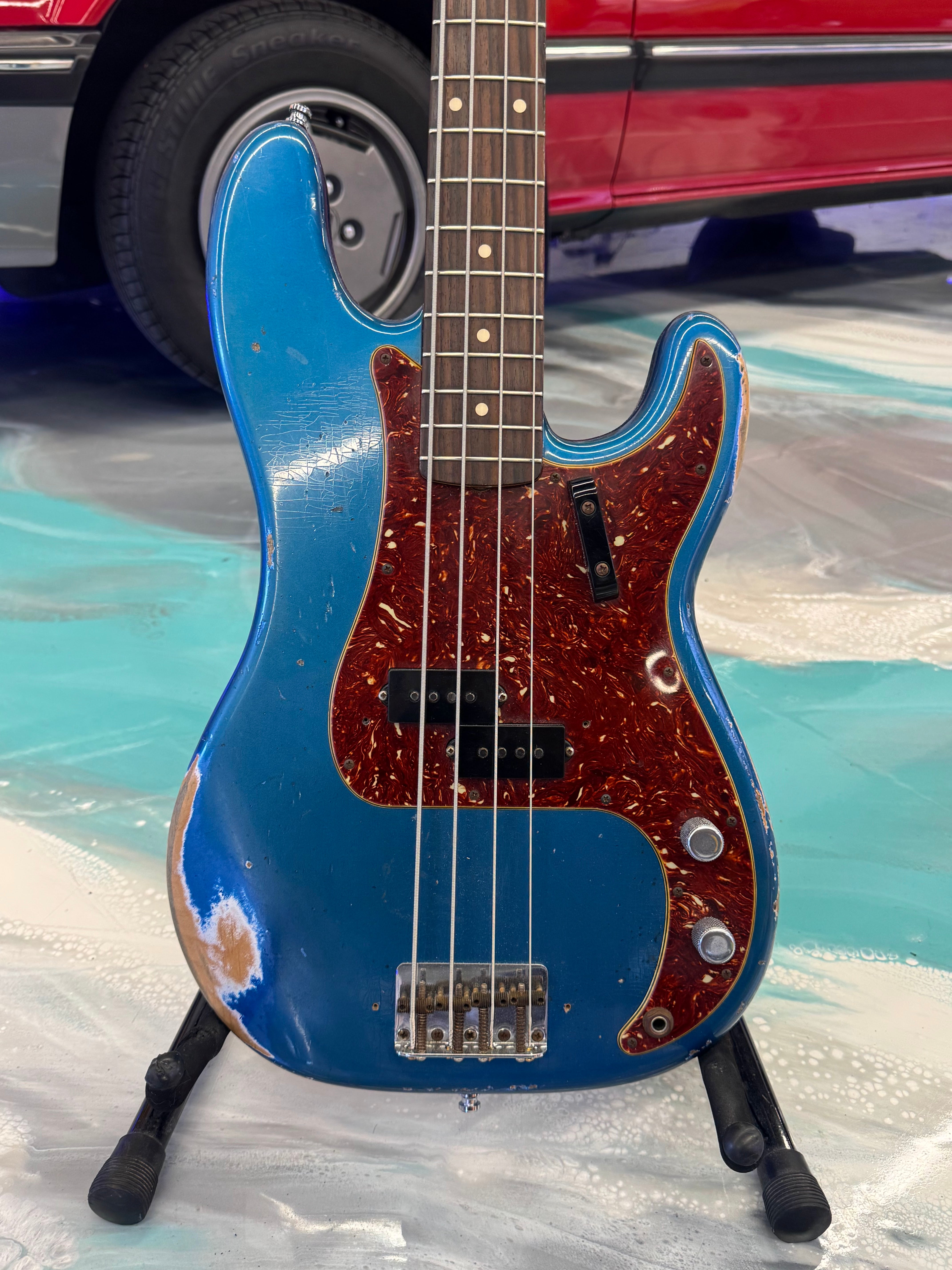 REISSUE 1963 Fender Precision Custom Shop Relic w/Alder Body, Maple on Rosewood