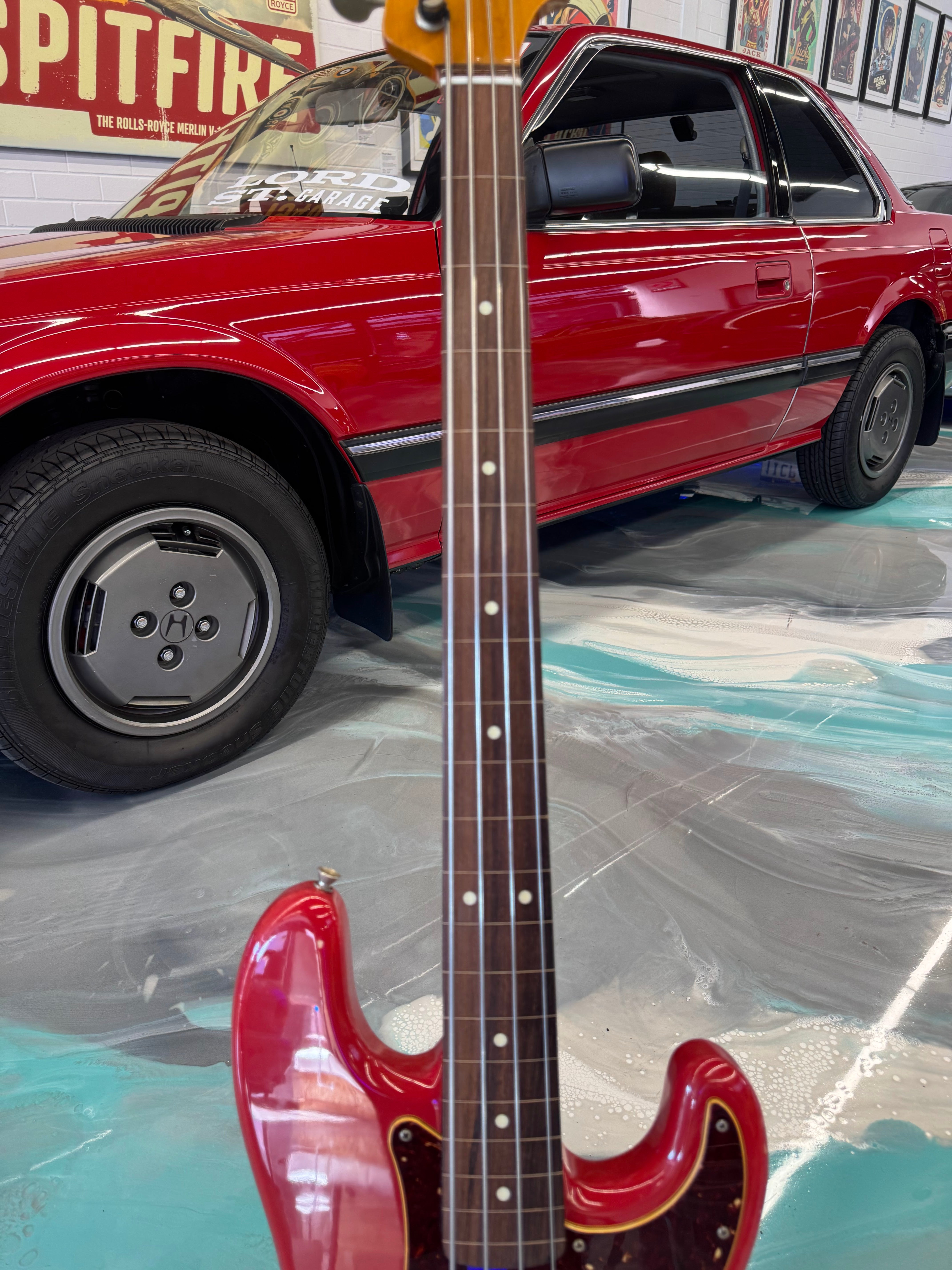 REISSUE 1962 Fender Precision Fretless in Fiesta Red