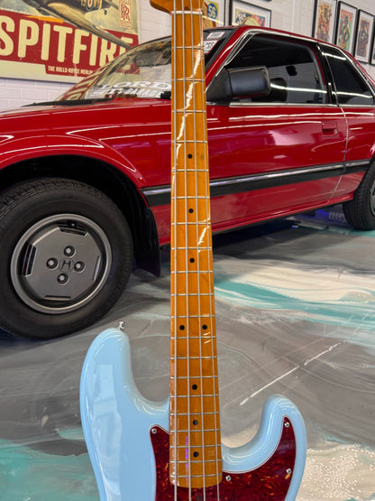 REISSUE 1962 Fender Precision Bass in Sonic Blue