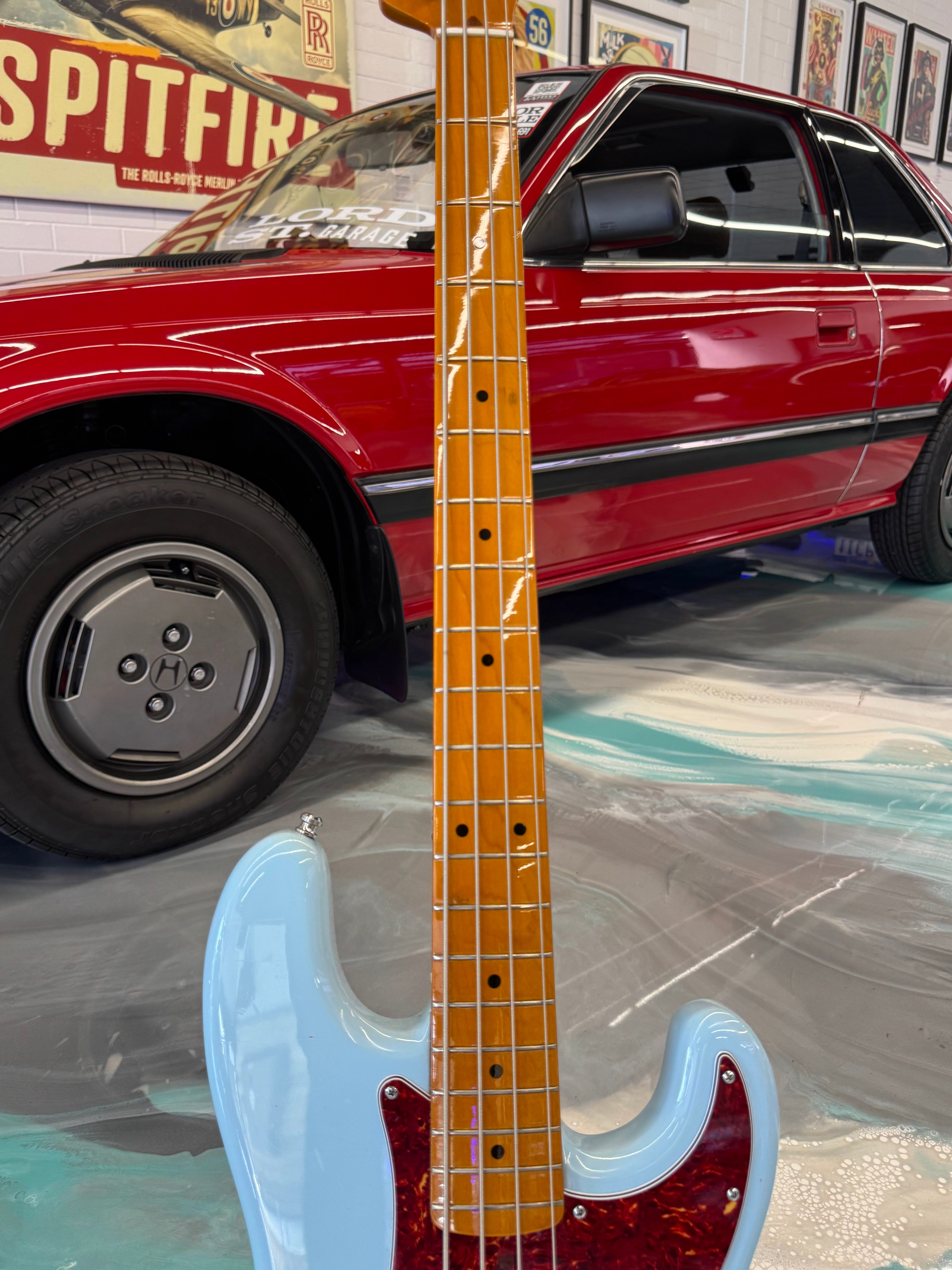 REISSUE 1962 Fender Precision Bass in Sonic Blue