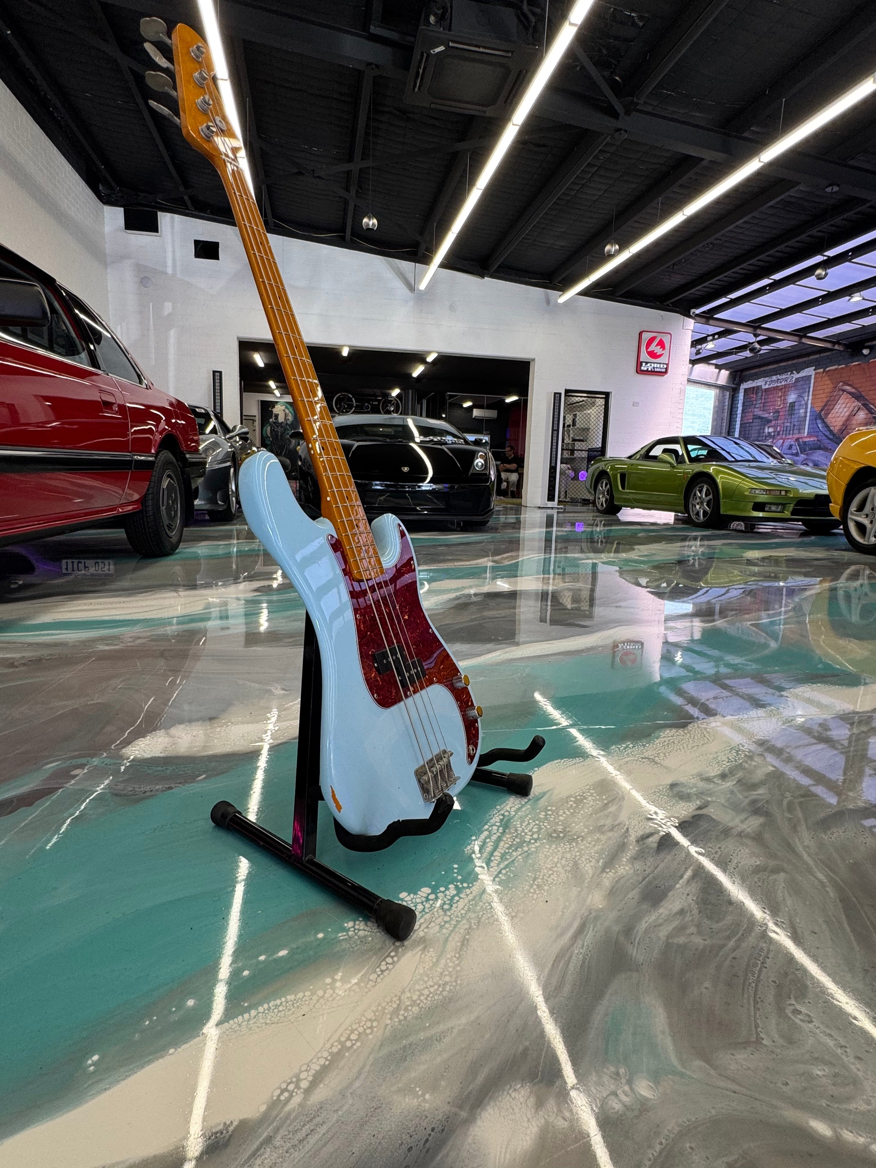 REISSUE 1962 Fender Precision Bass in Sonic Blue