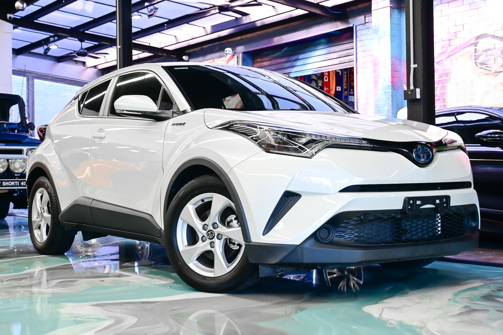 NEW ARRIVAL!! 2019 Toyota C-HR Koba Hybrid (WHITE)