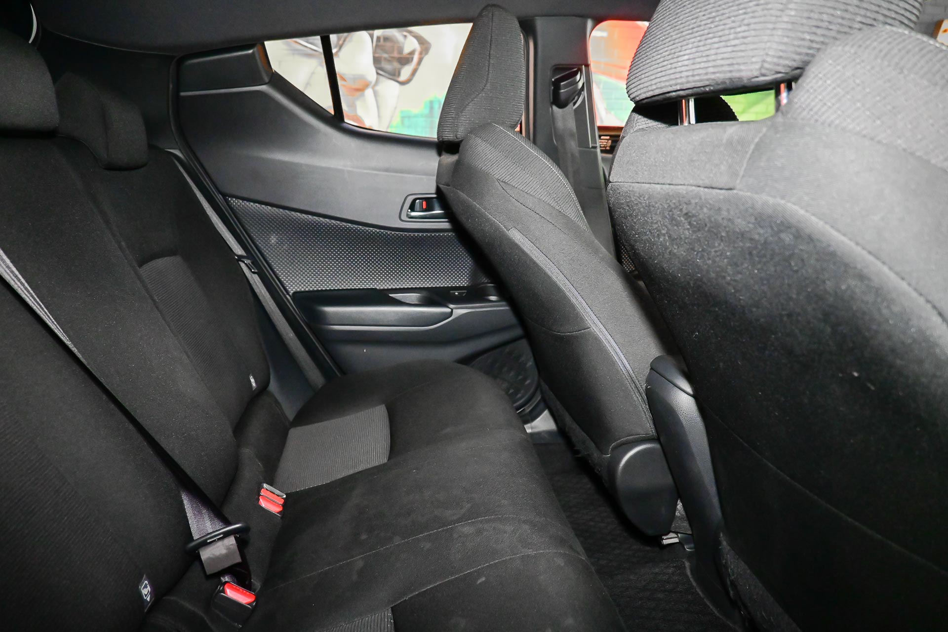 2019 Toyota C-HR S Wagon Hybrid (WHITE)