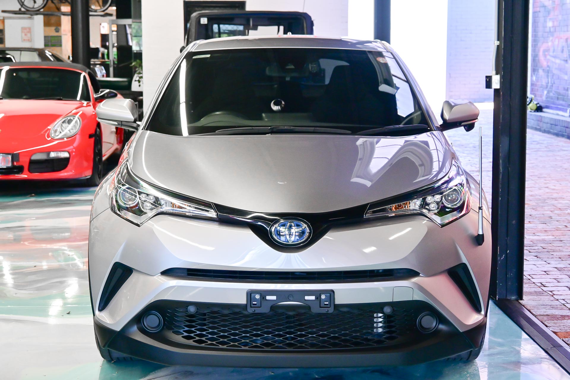 NEW ARRIVAL!! 2018 Toyota C-HR Koba Hybrid (SILVER)
