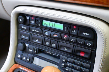 2000 Jaguar XK8 Sport