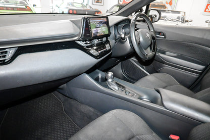 2019 Toyota C-HR S Wagon Hybrid (PEARL WHITE)